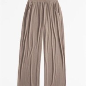 Abercrombie Cozy Cloud Knit Wide Leg Pant (Size S)